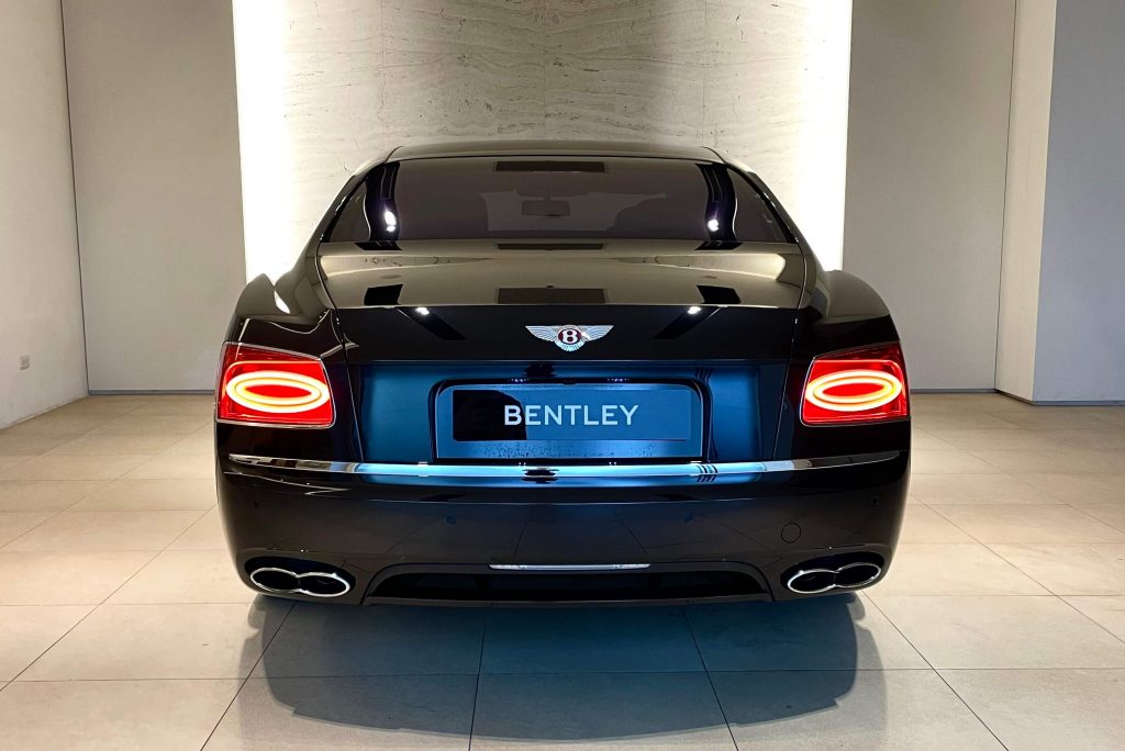 BENTLEY Flying Spur V8