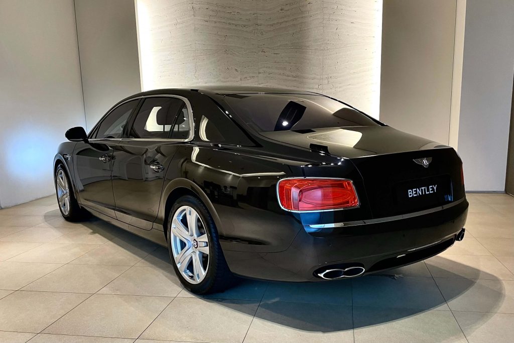 BENTLEY Flying Spur V8