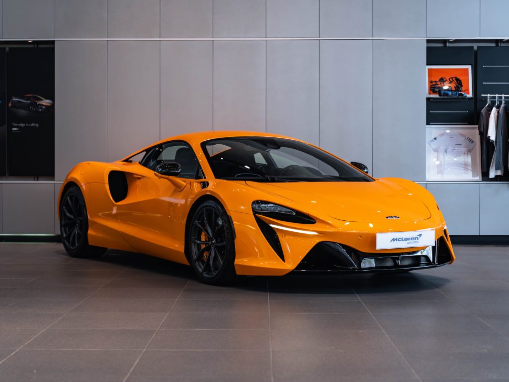 McLaren Artura Coupe