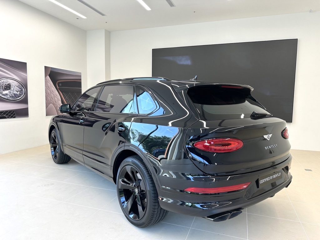 BENTLEY New Bentayga EWB Azure